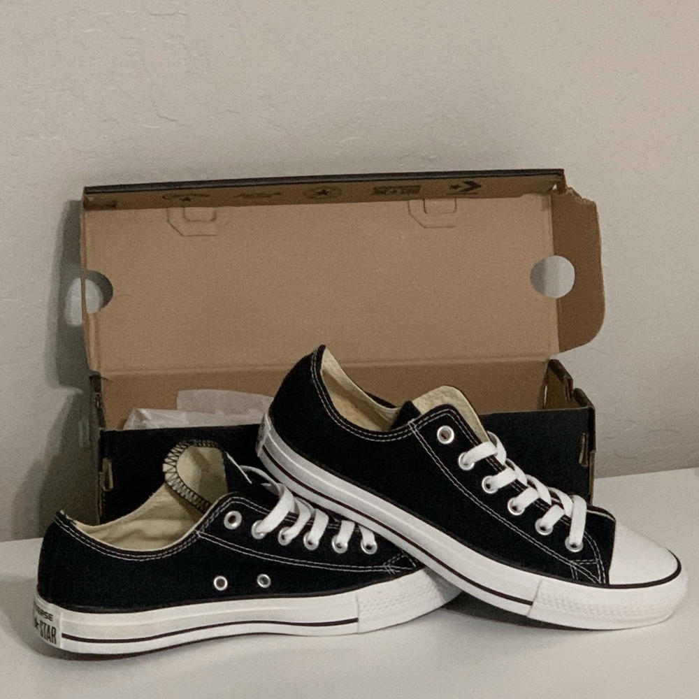 chuck taylor all star unisex low top shoe